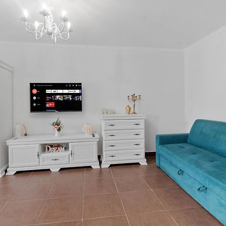 Piperaki Studio Vitan Bukares Bagian luar foto